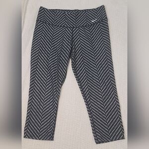 Nike Dri-Fit workout leggings women's size Medium